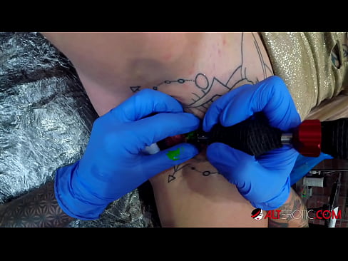 ❤️ La bomba Sully Savage, molt tatuada, es va tatuar al clítoris ❤️❌ Només porno al porno ca.assay-define-smartlink.ru ❌️❤